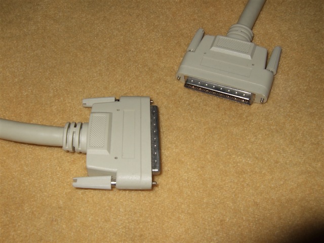 SCSI 68 Kabel.JPG
